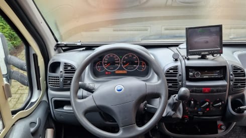 4p Fiat semi-integrated uit 2003