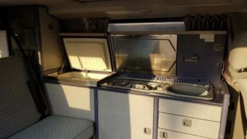 Blauwe bussie – (Almost) free campervan trip? Take me to Barcelona at the end of July! 