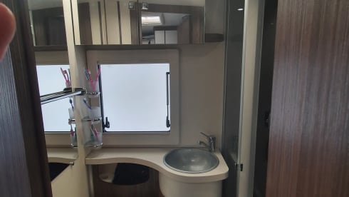 Mariette – Enjoy our luxury Benimar 442