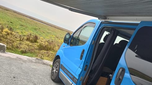 SMURF – 2 Berth Camper Van