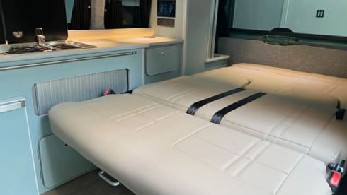 Lillibet – Adventure Ready – Stunning Bayleaf Green VW T6.1, 4 Berth – Pets Welcome