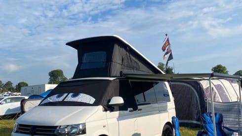 Falcon – 4 berth Volkswagen campervan from 2014