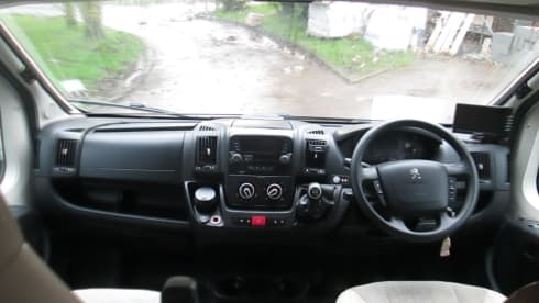 Pistol – Bailey Approach Advance 665 2.2 130 BHP 6 BERTH End lounge Air con euro 6 