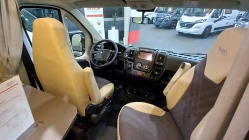 Den reiziger – 3p Bürstner semi-integrated uit 2022