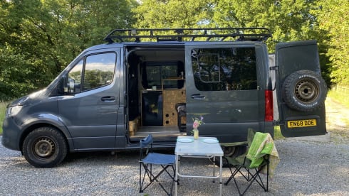 Bespoke campervan for wild adventures in all seasons <3