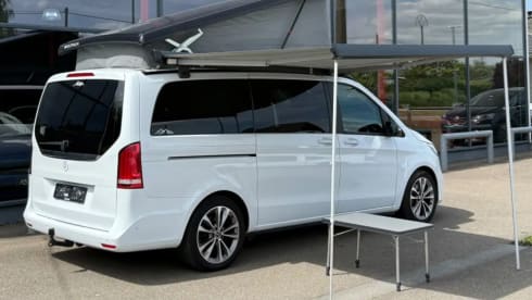 4-person Mercedes-Benz campervan from 2020