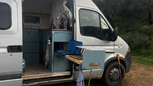 4p Renault bus from 2009