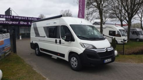 C10 – Sunliving V65 SL 140HP