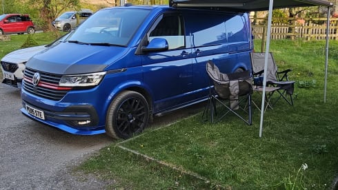 Peanut – 2 berth Volkswagen campervan from 2021