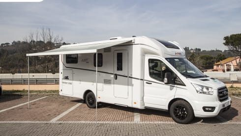 Just GO – Dethleffs Just GO 4-seater semi-integrated camper