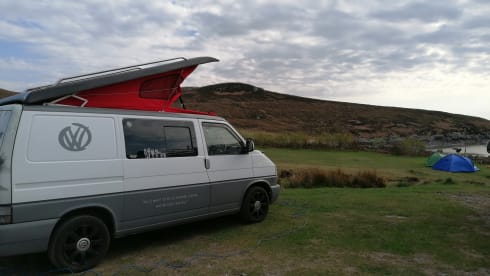 Link  – Head turning 4 berth Volkswagen T4