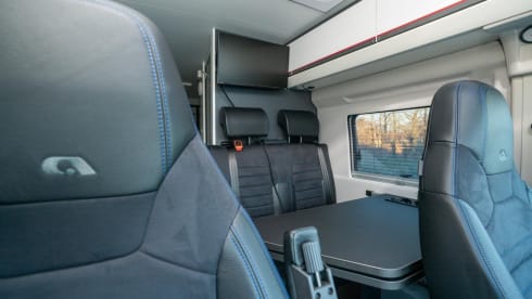 Bill – 'LUXURY' 4 berth Fiat Ducato - Adria Twin Sports 640 SGX (2022)