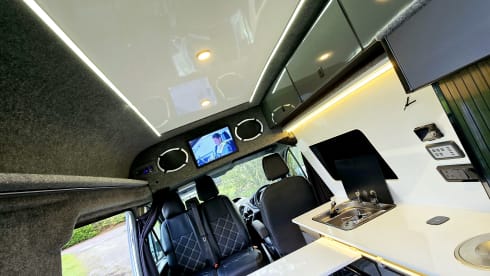 Frank – Ford Campervan mit 2 Schlafplätzen, Baujahr 2015