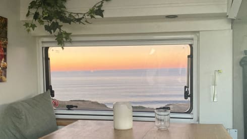 Perro – 2p Peugeot campervan from 2016