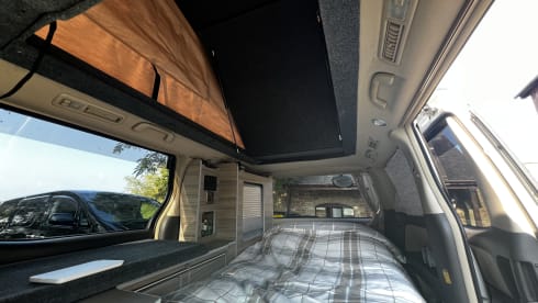 The Borderless Reiver – 3 (+ 1 small child) berth Toyota campervan from 2007