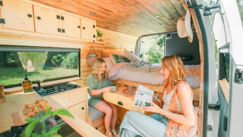 Woody – Luxury 3 seat 2 berth camper fully kitted out! Itinerary planning included!