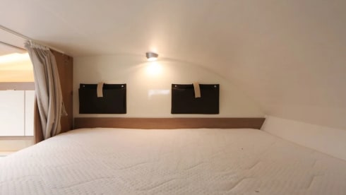 Spacious family motorhome: Mc Louis Glamys 22