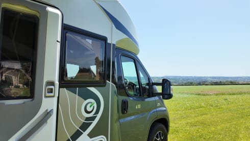 Geräumiges Wohnmobil mit 4 Schlafplätzen – unter 7 m