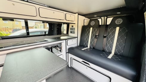 Barney – 'LUXURY' Volkswagen T6.1 Campervan 