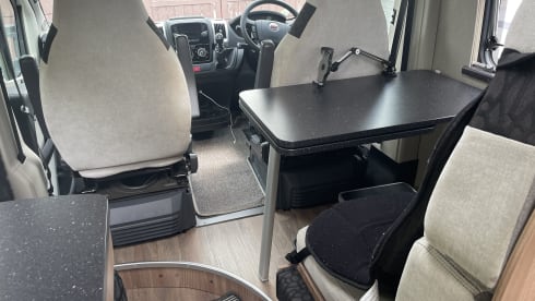 The Catbus  – 4 Berth Swift Select 184 (2017)