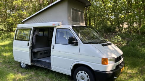 Calí – Very neat original VW T4 California Coach