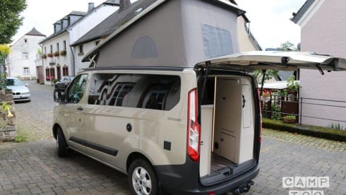 Luxury and complete bus camper - Ford Nugget Westfalia with lifting roof