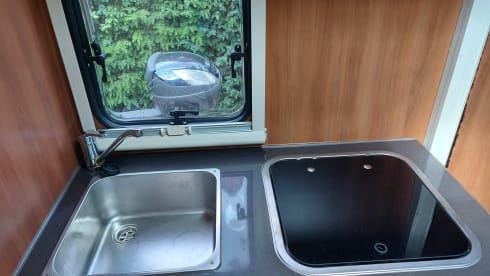 Nice spacious camper with all the necessary amenities