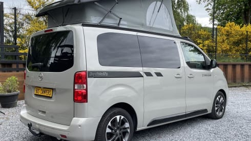 Camper Dethleffs per 4 persone, modello 2021