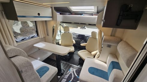 Rimor has it. –     La Grande Fuga – Spazioso camper familiare a 6 posti letto