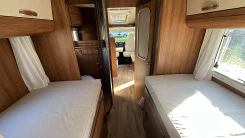 Nova – Nova - Luxury Camper - Spacious inside, compact outside!