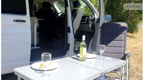 4p Volkswagen campervan uit 2016