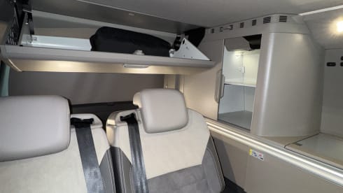 Mantel – 4-seater Volkswagen bus from 2025