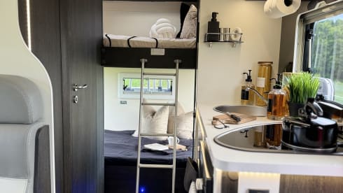 M6 Motorhome Hire Ltd – 6 berth Ford Roller Team Zefiro 675 2022