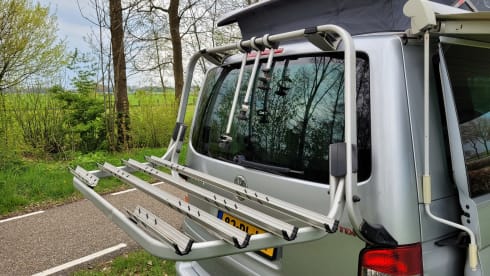 Silver – VW T5 for the ultimate road trip!