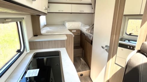 Van 337 – 3p Carado bus from 2024
