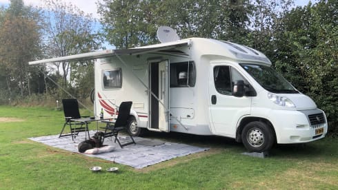 "Napoleon" – Dog friendly - roof air conditioning - powerful - luxurious - complete