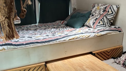 Spacious campervan - kitchen & shower - Fully off grid