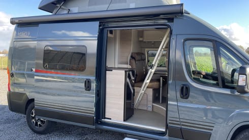 The MAD Van – Pop-up 4p Bürstner campervan uit 2023
