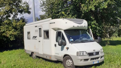 Laika camper rental - Kreoss 3008 with 4 beds