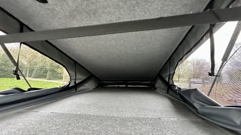 Gary – 4 berth Volkswagen Transporter Campervan