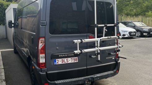 2p Renault campervan uit 2012