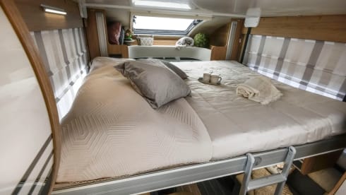 2025 Roller Team 707 Auto  – 2025 5 posti letto/Auto, cuccette, ampio salone  