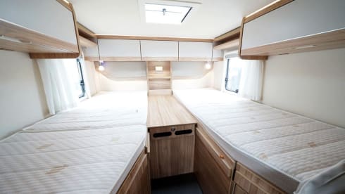 Enjoy Hymer Camper (2018) – 2p Hymer semi-integrated from 2018