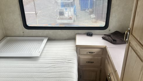 Amerikaanse camper – 6-person Ford E350 7.3L V8 turbo diesel