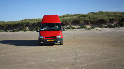 Het rode monster – Official Westfalia built-in, ideal small family camper 5p