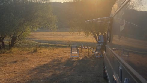 Malibu bus camper for 2 persons