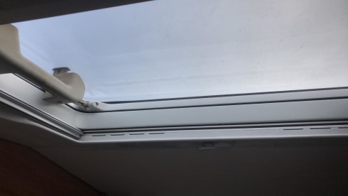 SPACIOUS CLEAN FAMILY CAMPER LARGE AND HANDY WITH NESPRESSO;)