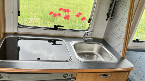 2p Hymer B574 fixed bed air conditioning