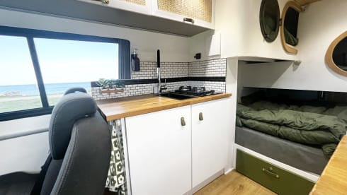 Vanessa – 5 berth Family Van