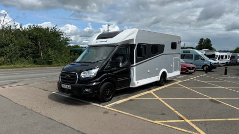 Sunlight T680 Adventure Edition - 4 berth semi-integrated Motorhome (2025)